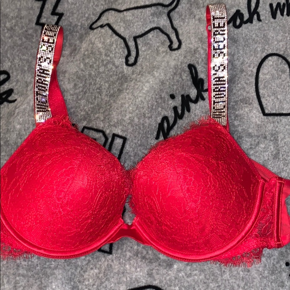 RHINESTONE VS BRA